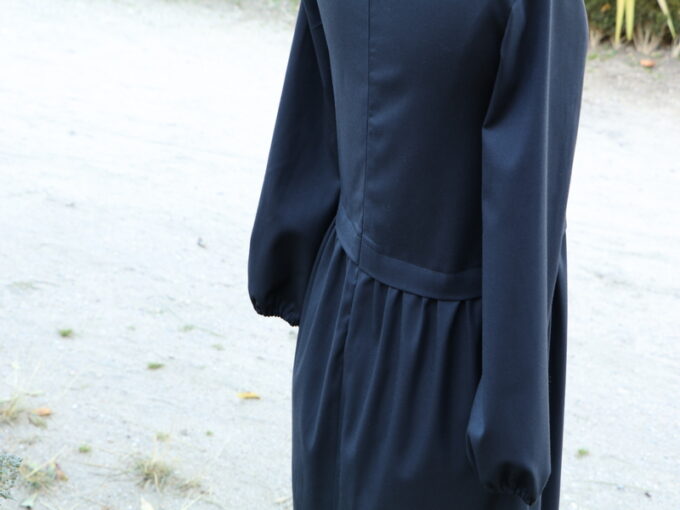 robe-alina-wasni-france-03 robe bleue marine pli unie Bordeaux Alina