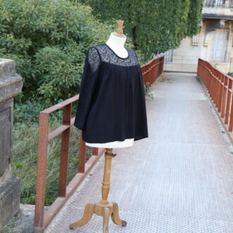 tunique noire dentelle femme manche longues Laura