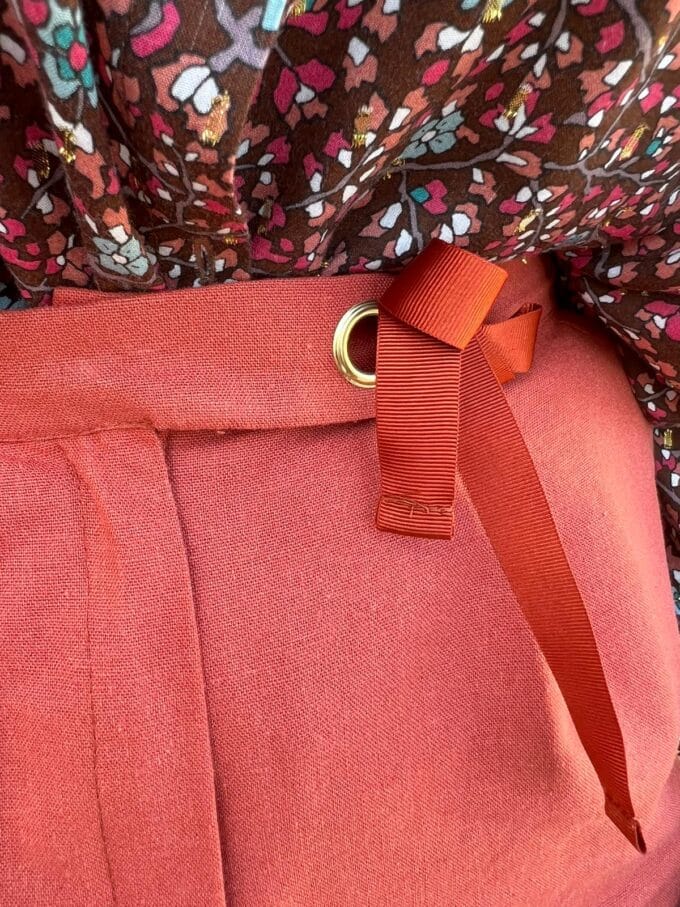 pantalon noué ville œillet artisanat plis fantaisie rouille orange Ambre