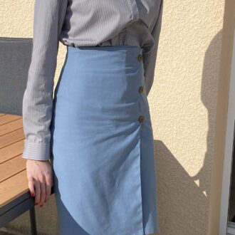 jupe bleue portefeuille mi longue doublée artisanat droite Lola