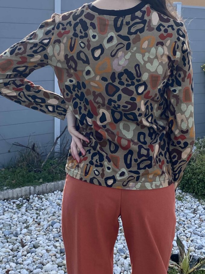 sweat manches longues col rond imprimé beige léopard coton élasthanne Celeste