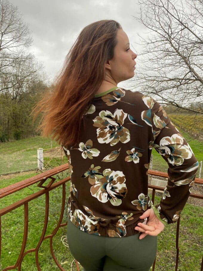 tee-shirt-Kelly-wasni-france-03 tee-shirt fleurie viscose élasthanne certifié oeko-tex large Kelly