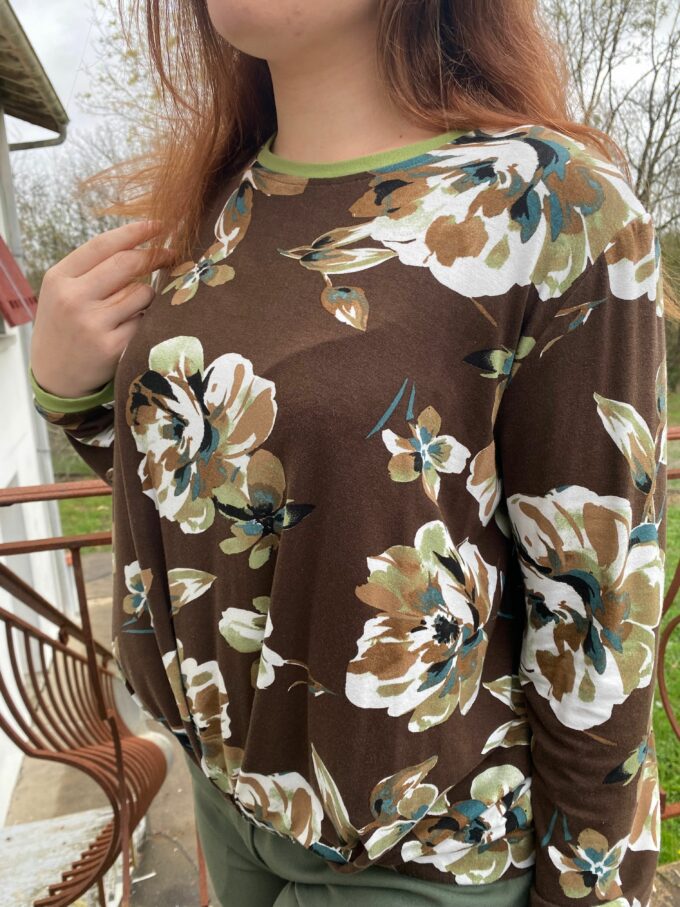 tee-shirt-Kelly-wasni-france-04 tee-shirt fleurie pli fluide créatrice col rond France Kelly