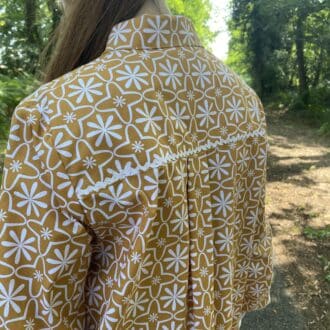 chemise manches longues jaune moutarde imprimé mosaïque poches empiècement dos Loriane